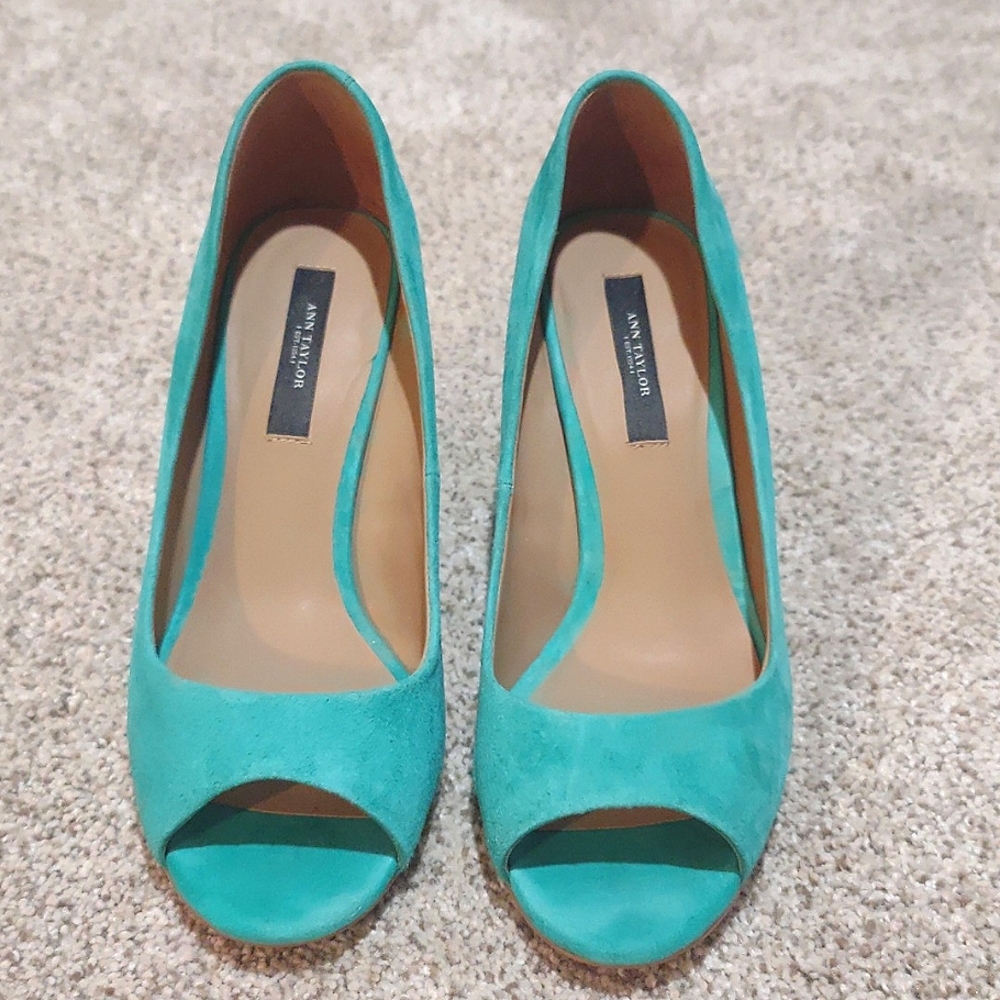Ann Taylor turquoise open toe wedge heel